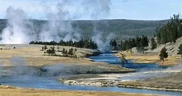 best travel destinations in North America best travel destinations North America - pic of Yellowstone Park.